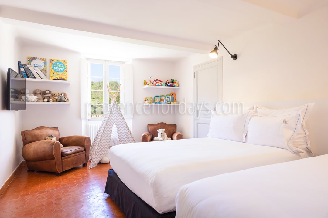 27 - Bastide Queen: Villa: Bedroom