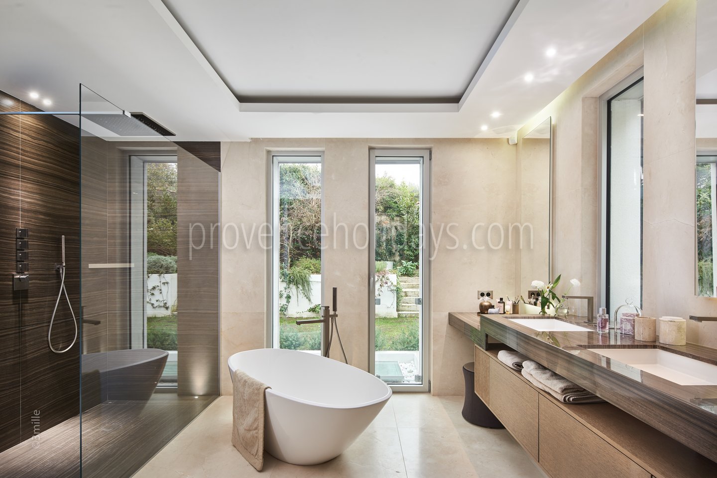 26 - Villa du Cap: Villa: Bathroom