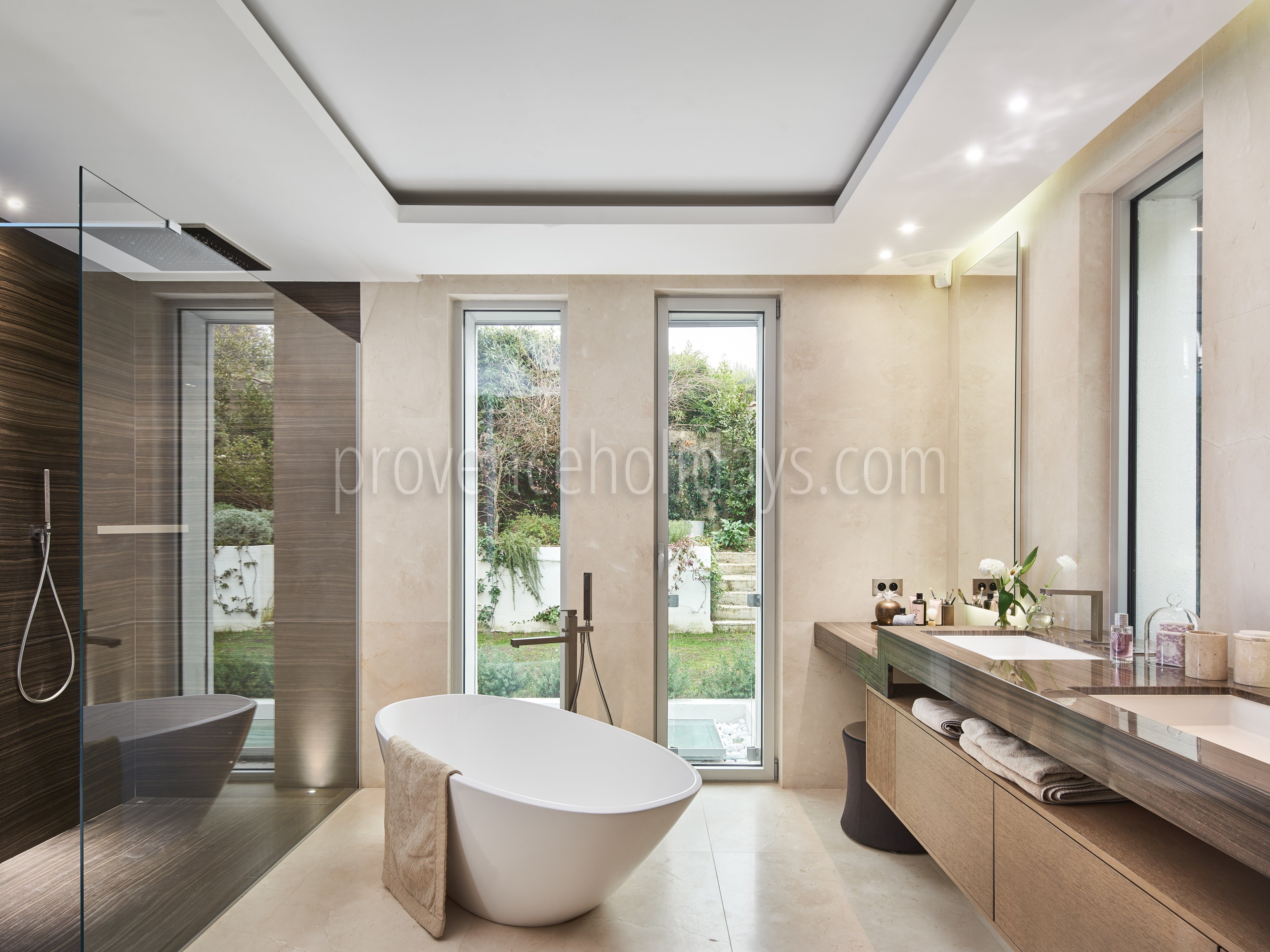 26 - Villa du Cap: Villa: Bathroom