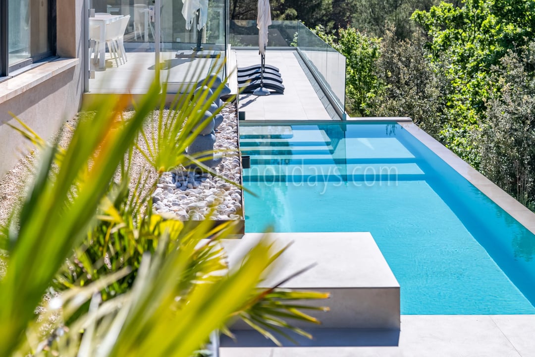 3 - Eigentijdse woning in Villes-sur-Auzon: Villa: Pool