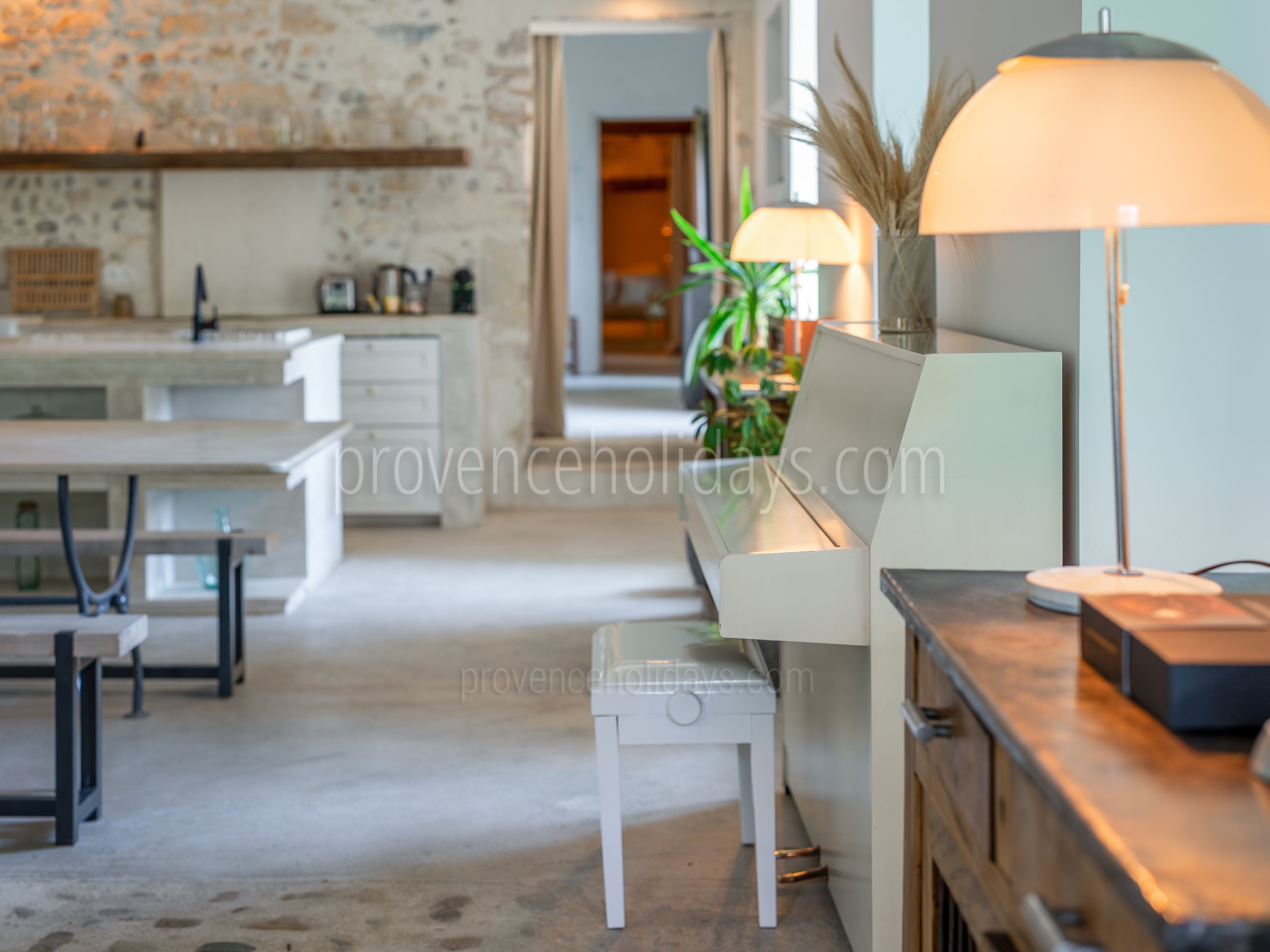 20 - Mas des Champs: Villa: Interior