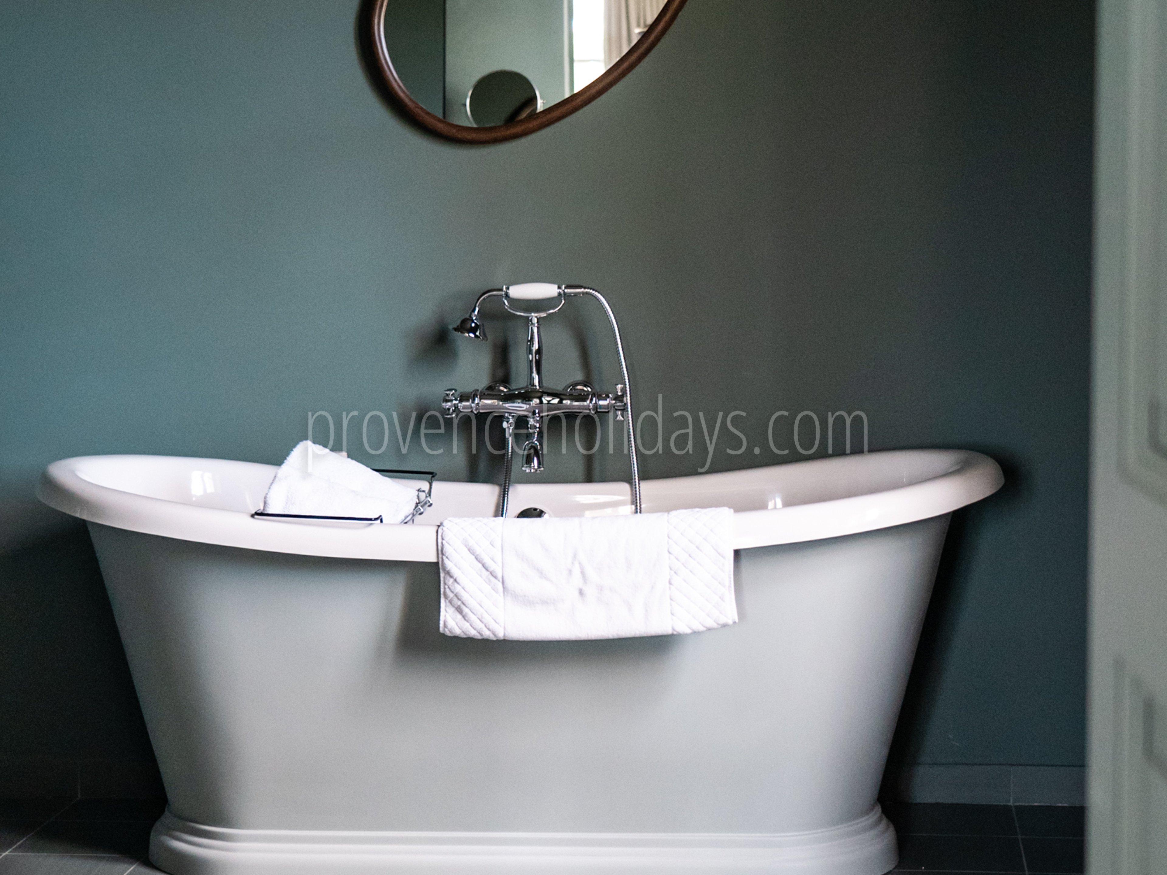 21 - Bastide des Alpilles: Villa: Bathroom