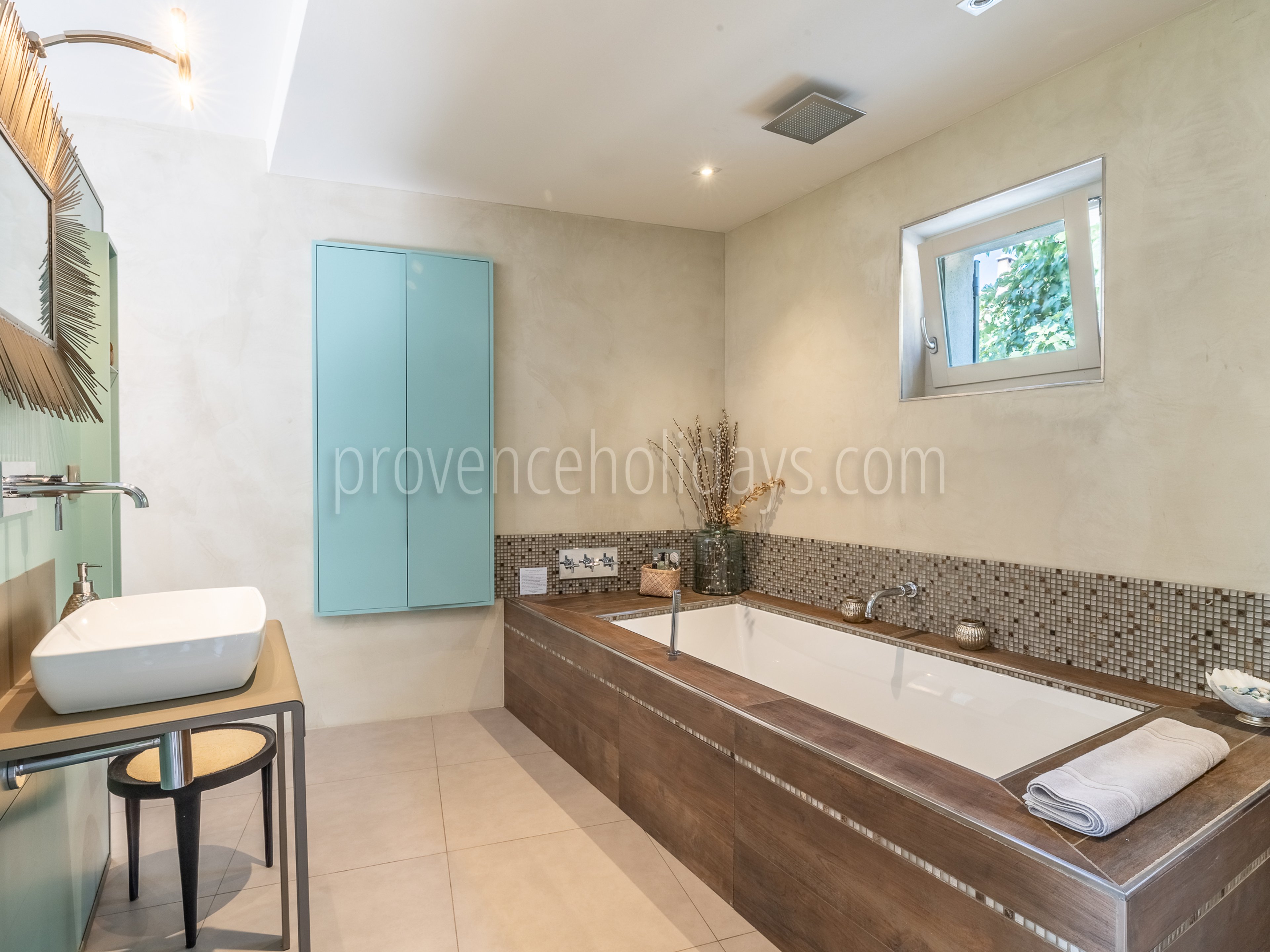 27 - Le Mas du Vallon: Villa: Bathroom