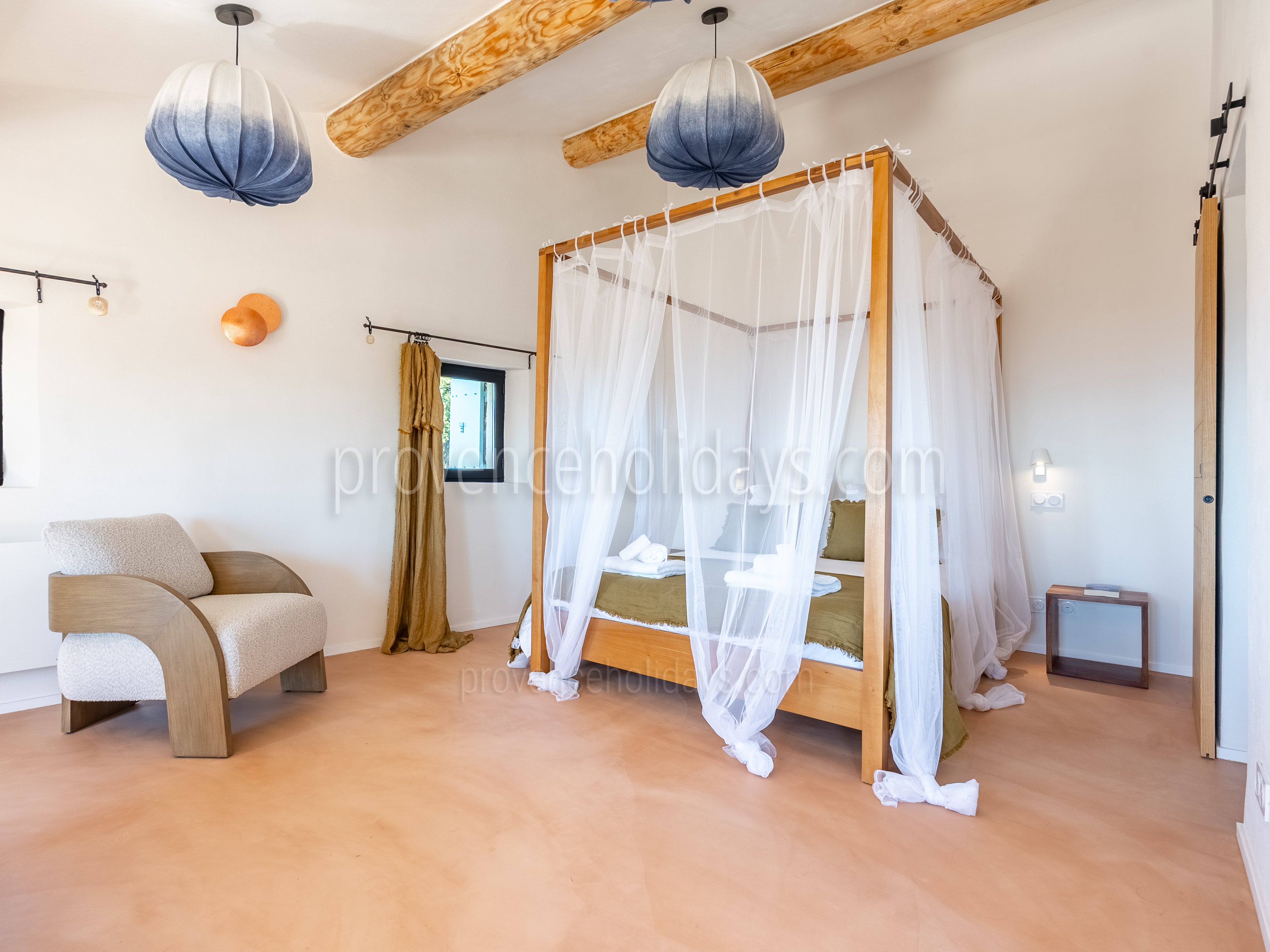 30 - Mas de la Rouquette: Villa: Bedroom