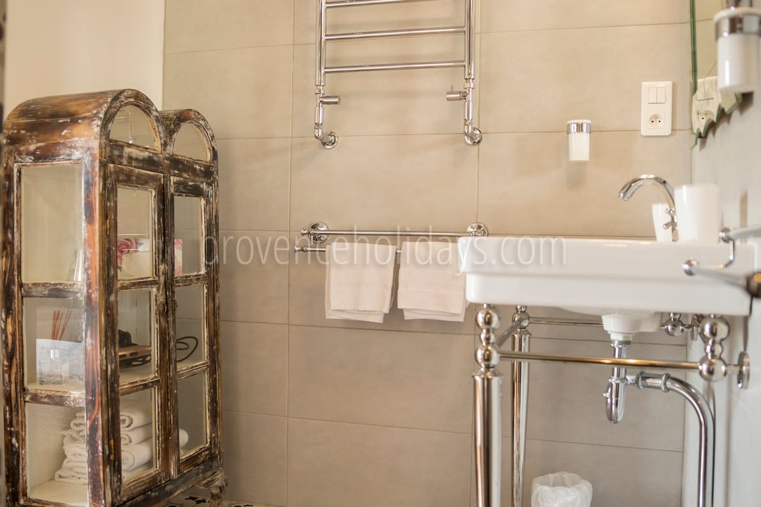 17 - Mas de Mazette: Villa: Bathroom