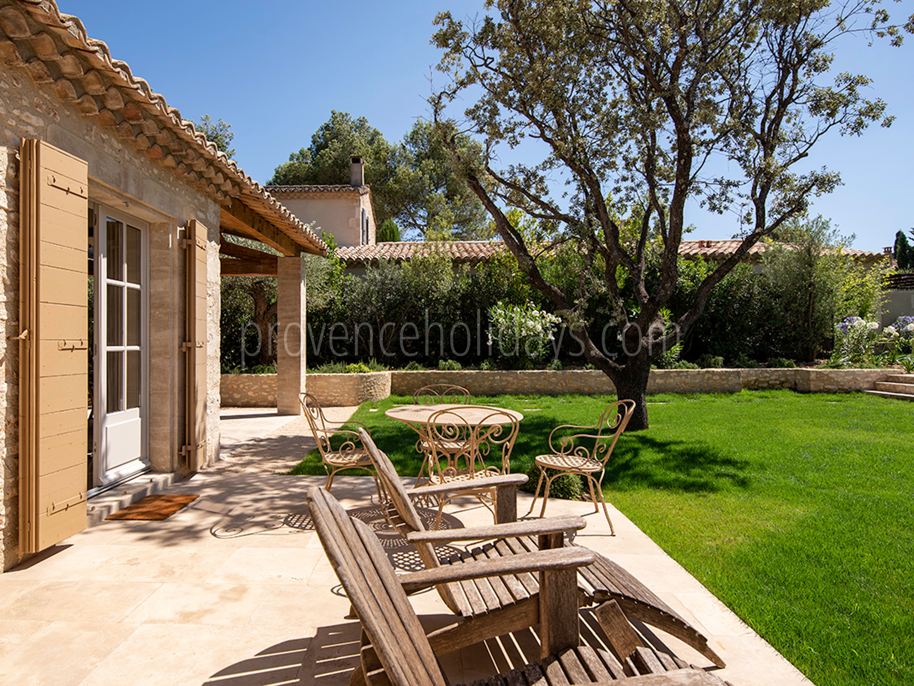 8 - Maison Eygalières: Villa: Exterior