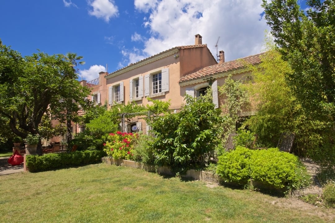 3 - La Maison des Alpilles: Villa: Exterior