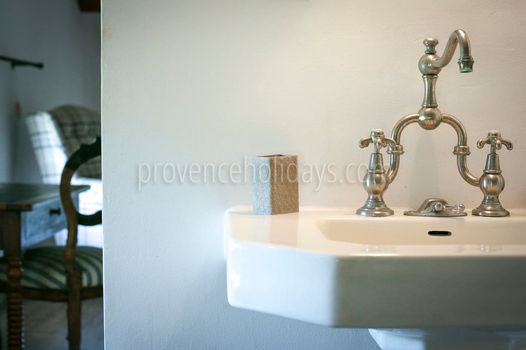 24 - La Grande Bastide d\'Ocre: Villa: Bathroom