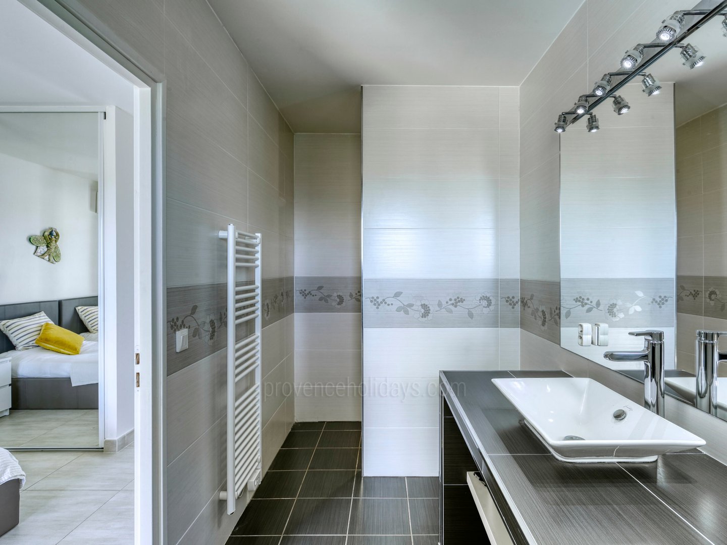 28 - Villa Céline: Villa: Bathroom