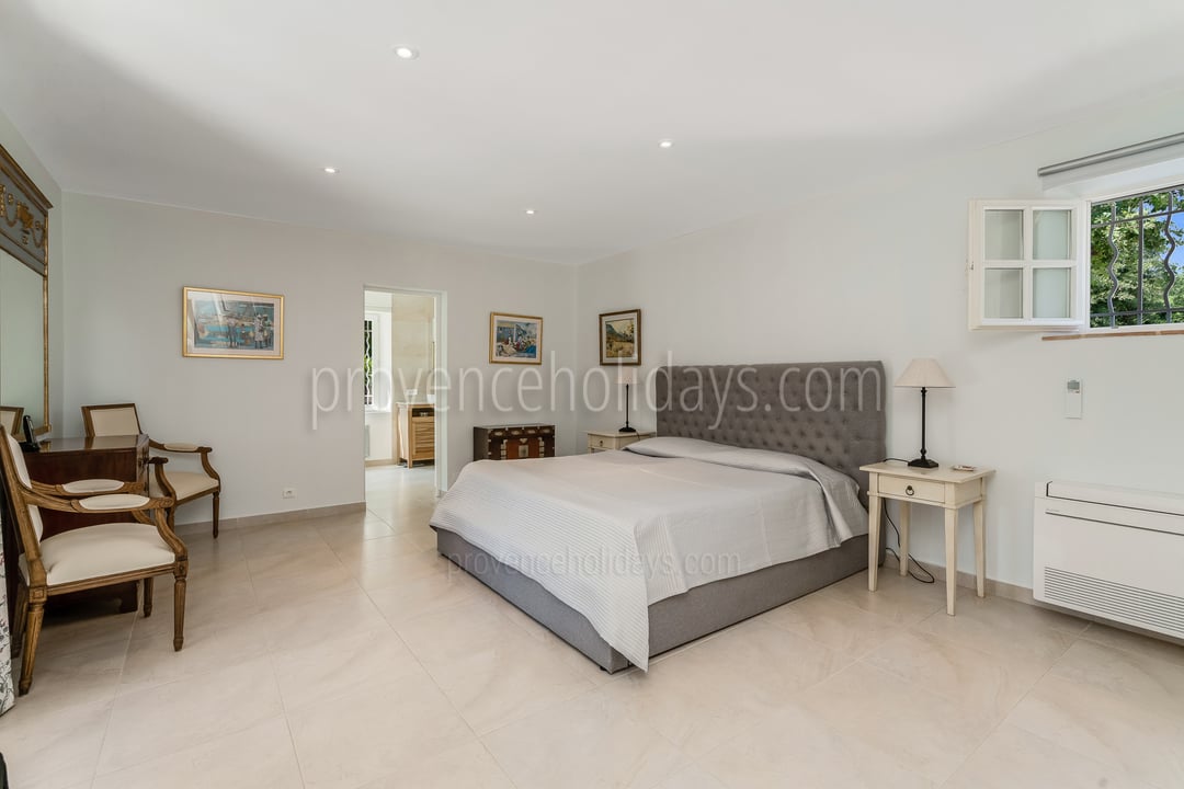 13 - Villa Castelas: Villa: Bedroom