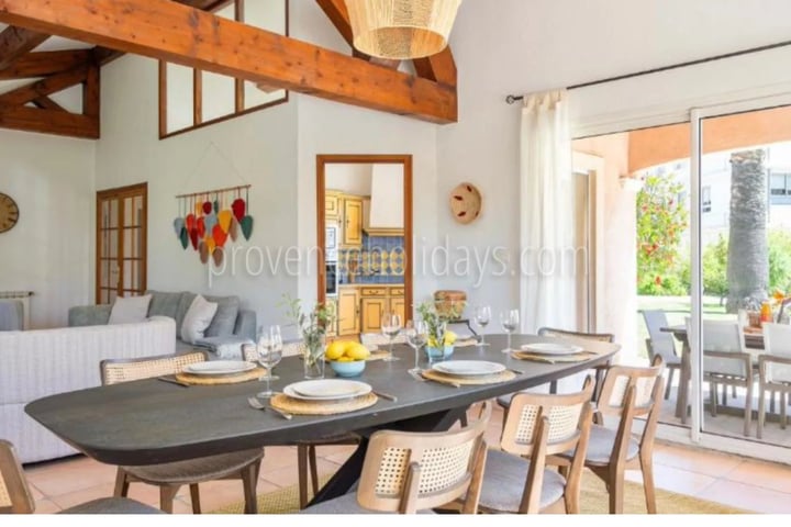 5 - Villa in Port de Miramar in La Londe-les-Maures: Villa: Interior