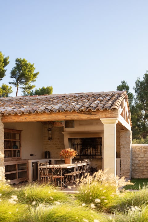 7 - La Bastide de Maussane: Villa: Exterior