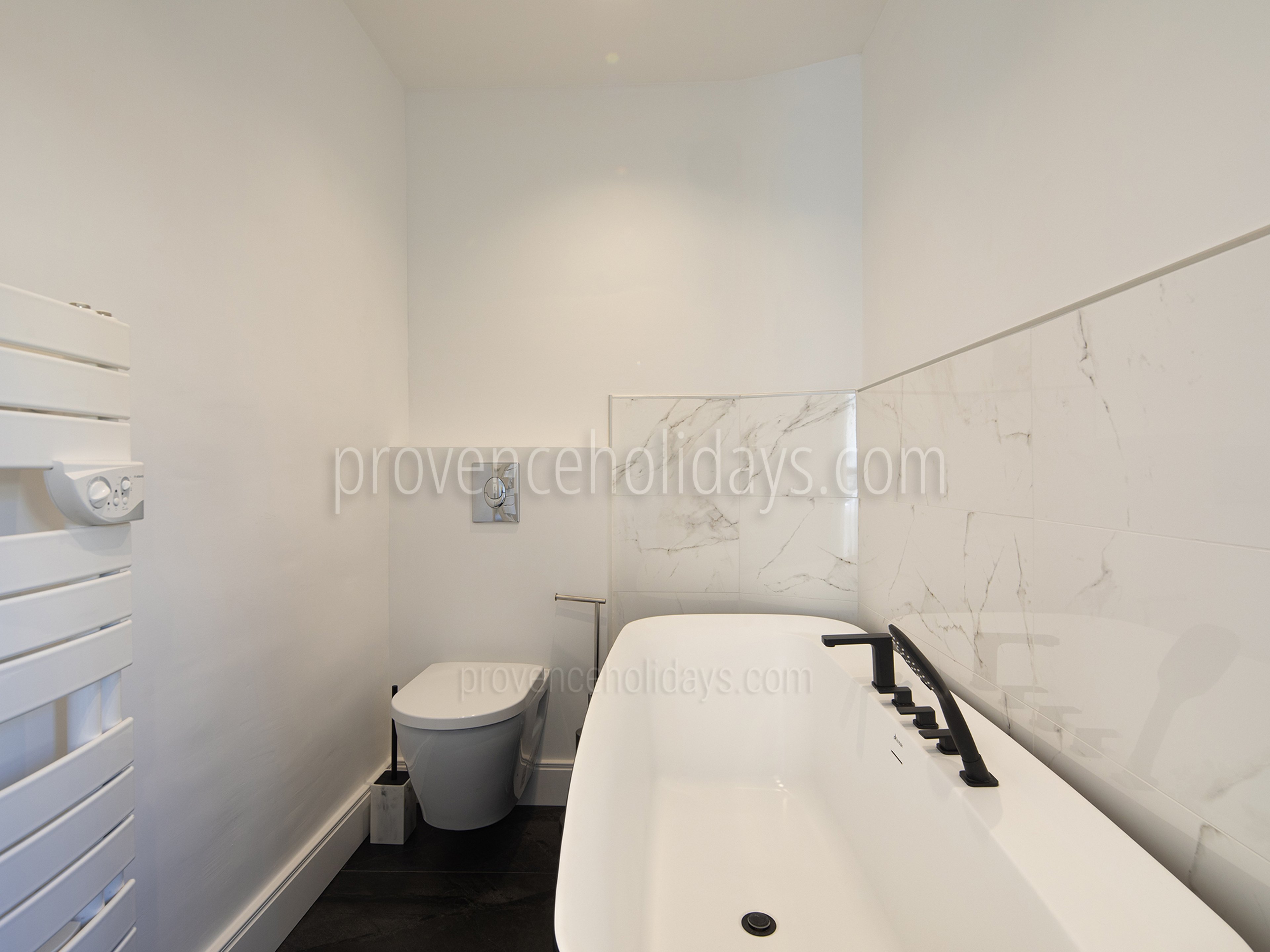 27 - Maison Augustin: Villa: Bathroom