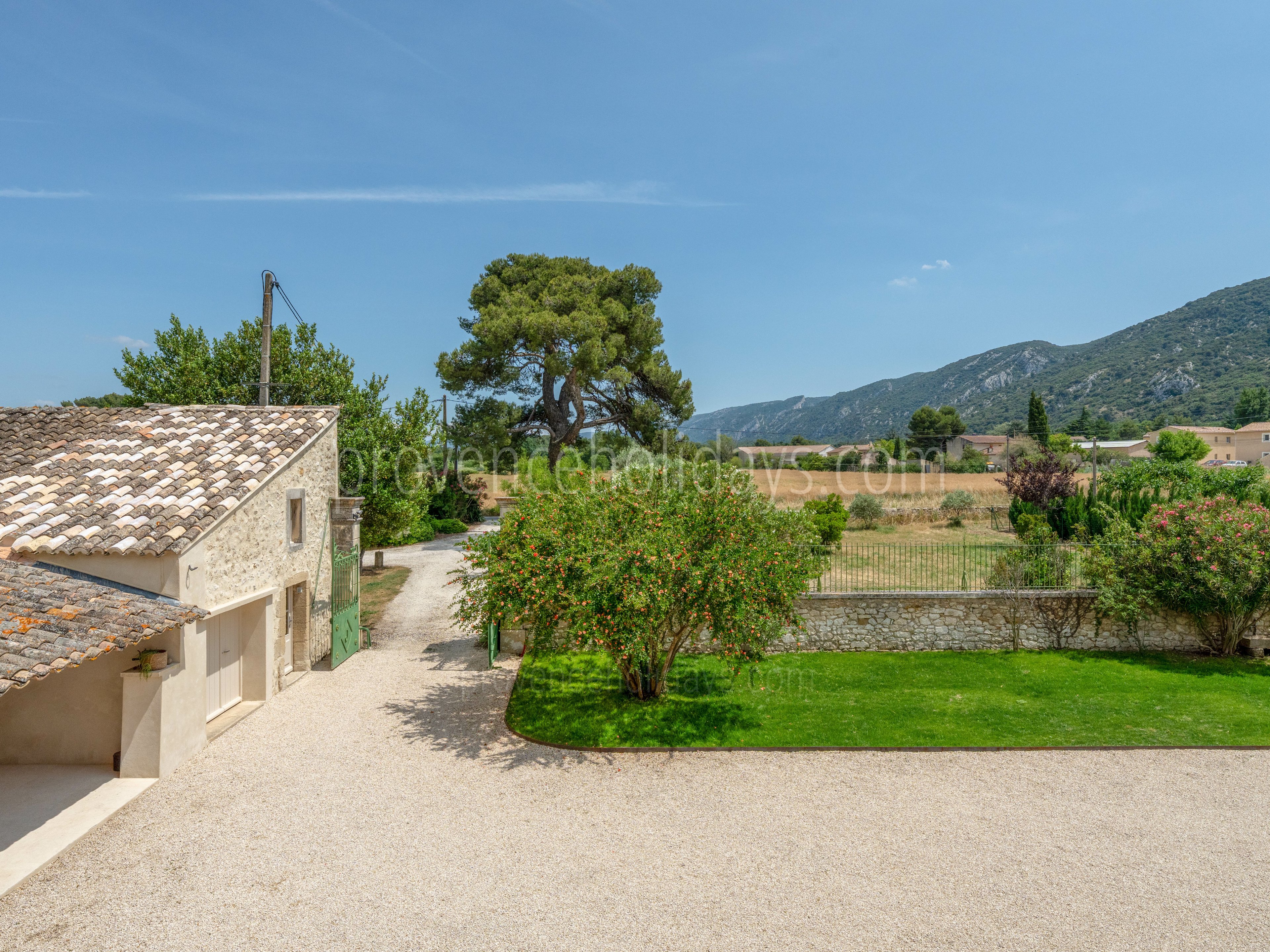 32 - L\'art de vivre: Villa: Exterior