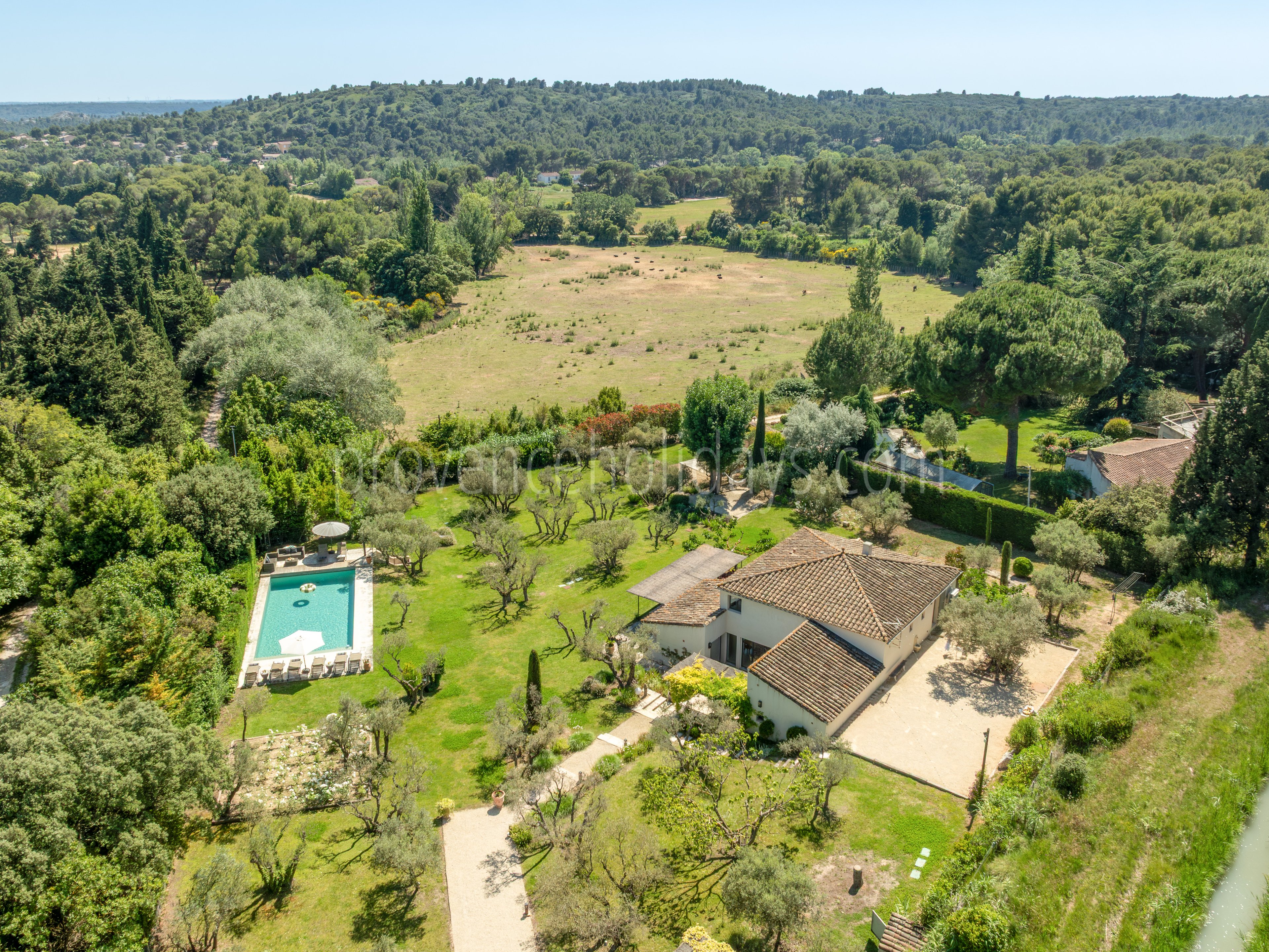 4 - Mas de la Burlande: Villa: Exterior