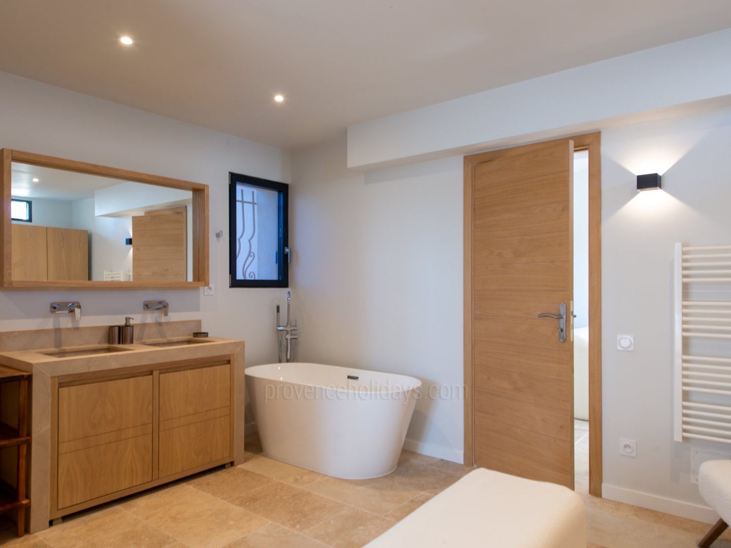 7 - Villa Hautvallon: Villa: Bathroom