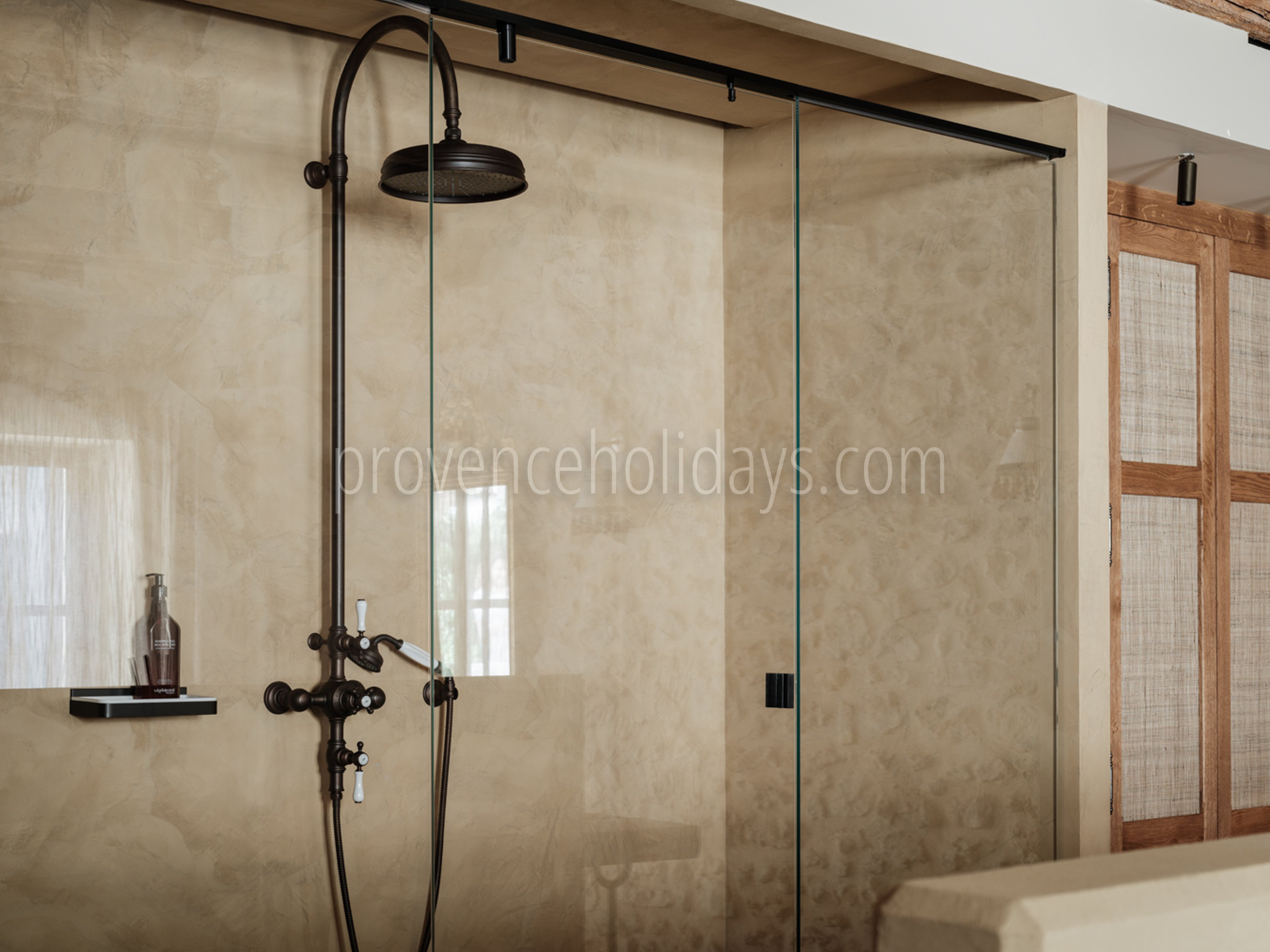 37 - Mas des Oliviers: Villa: Bathroom