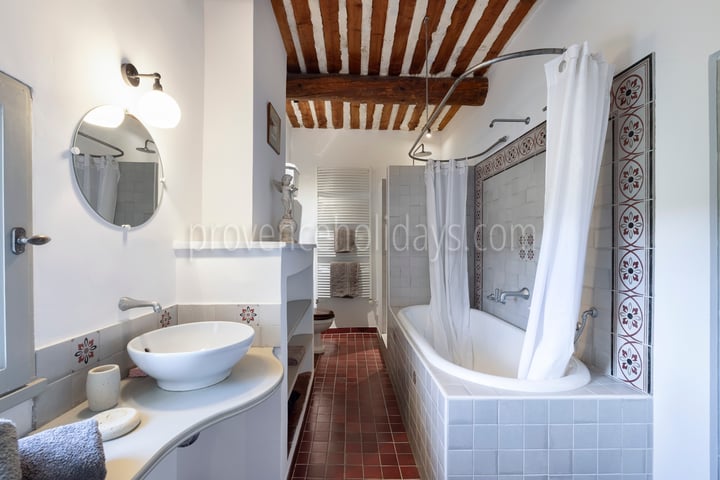 22 - La Petite Bastide d\'Ocre: Villa: Bathroom