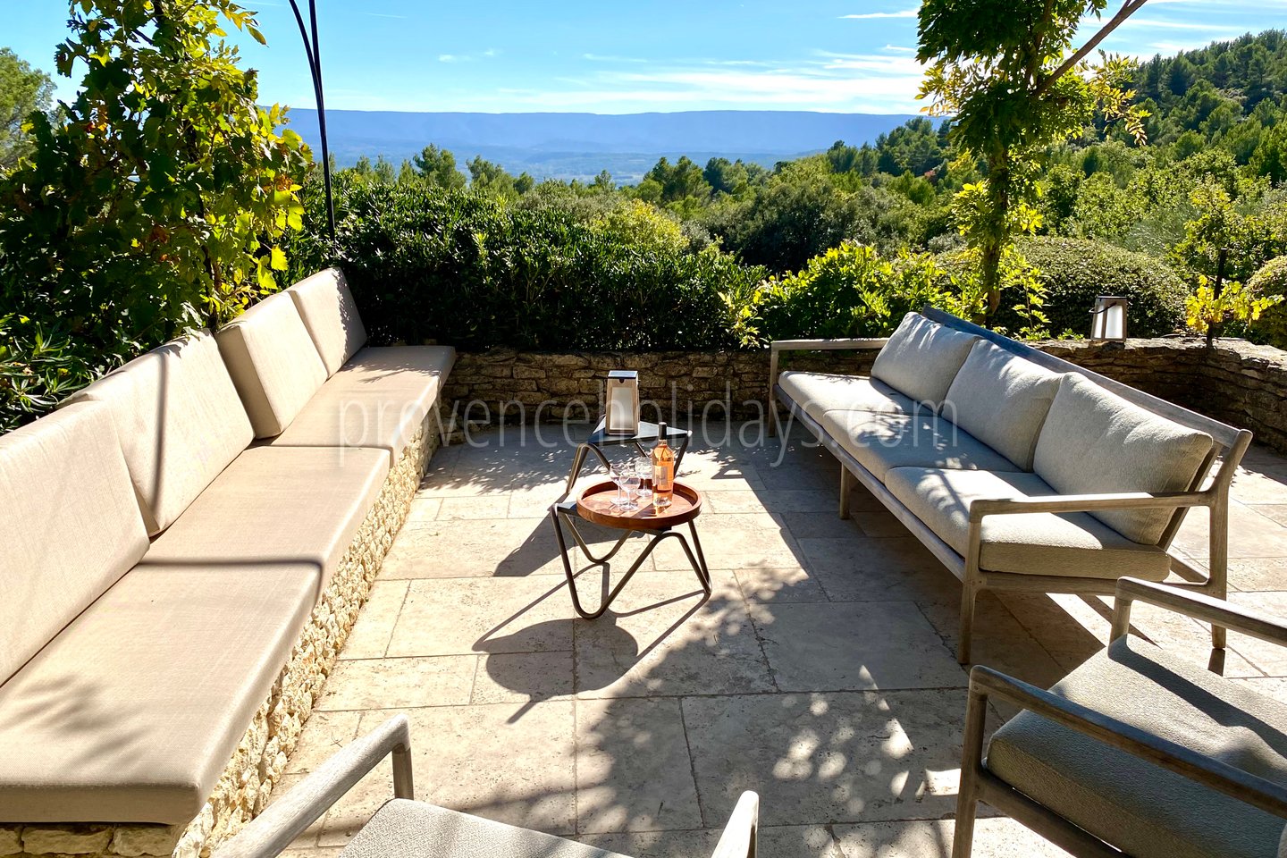 13 - Mas des Collines du Luberon: Villa: Exterior