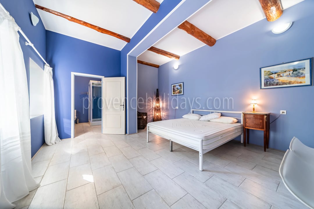 8 - Character estate in Cucuron: Villa: Interior