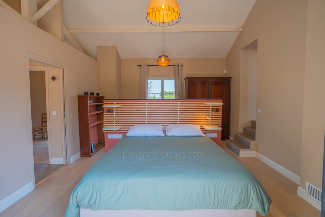 17 - Bastidon: Villa: Bedroom