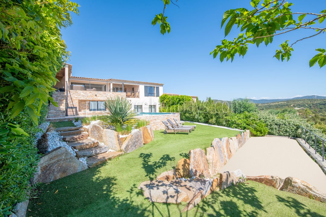 31 - Villa Baya: Villa: Exterior