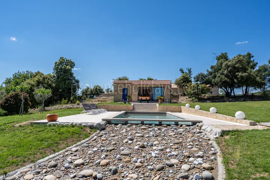 Hedendaagse stenen villa met tennisbaan bij Aix-en-Provence 4 - Mas de l\'Eolienne: Villa: Exterior