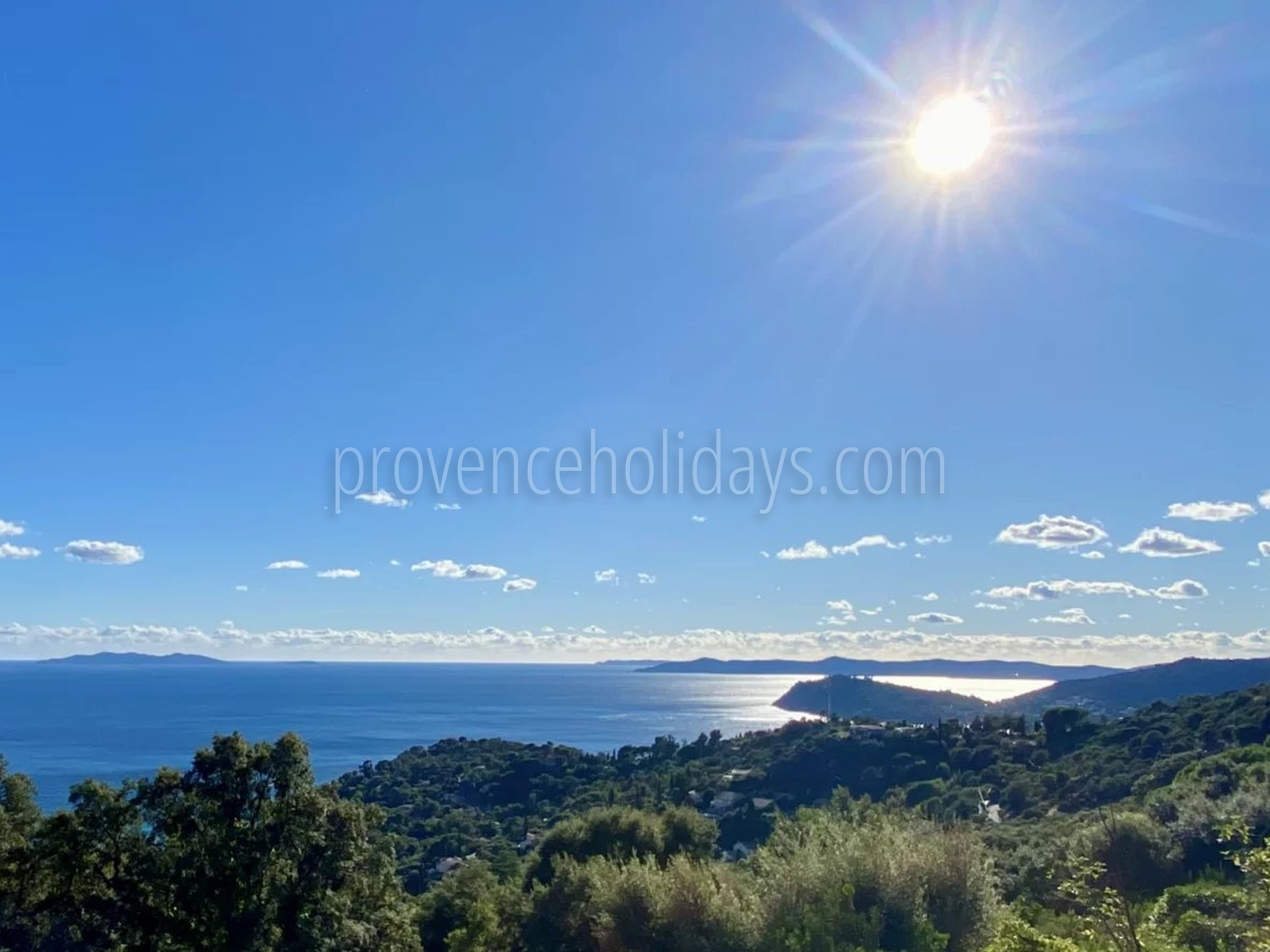 2 - Woning in Rayol-Canadel-sur-Mer: Villa: Exterior