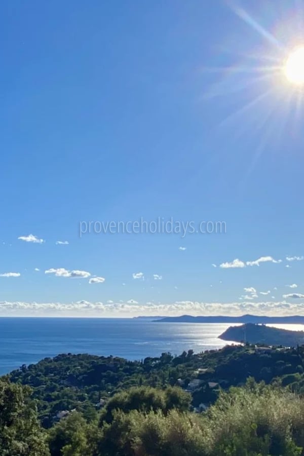 2 - Woning in Rayol-Canadel-sur-Mer: Villa: Exterior