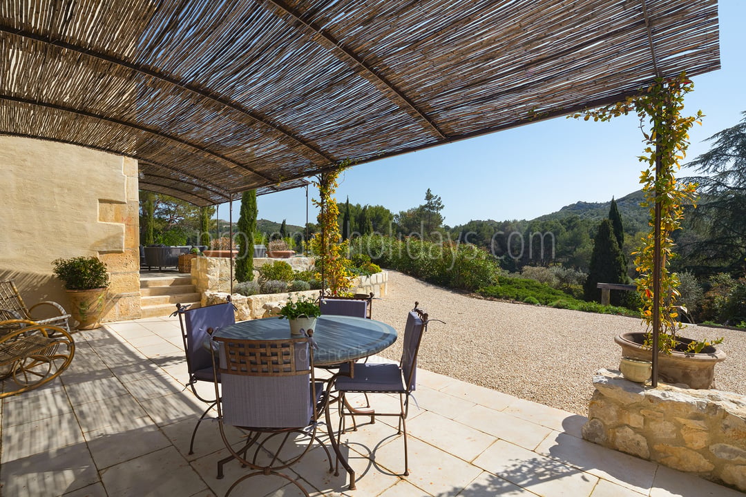 42 - Mas de Provence: Villa: Exterior