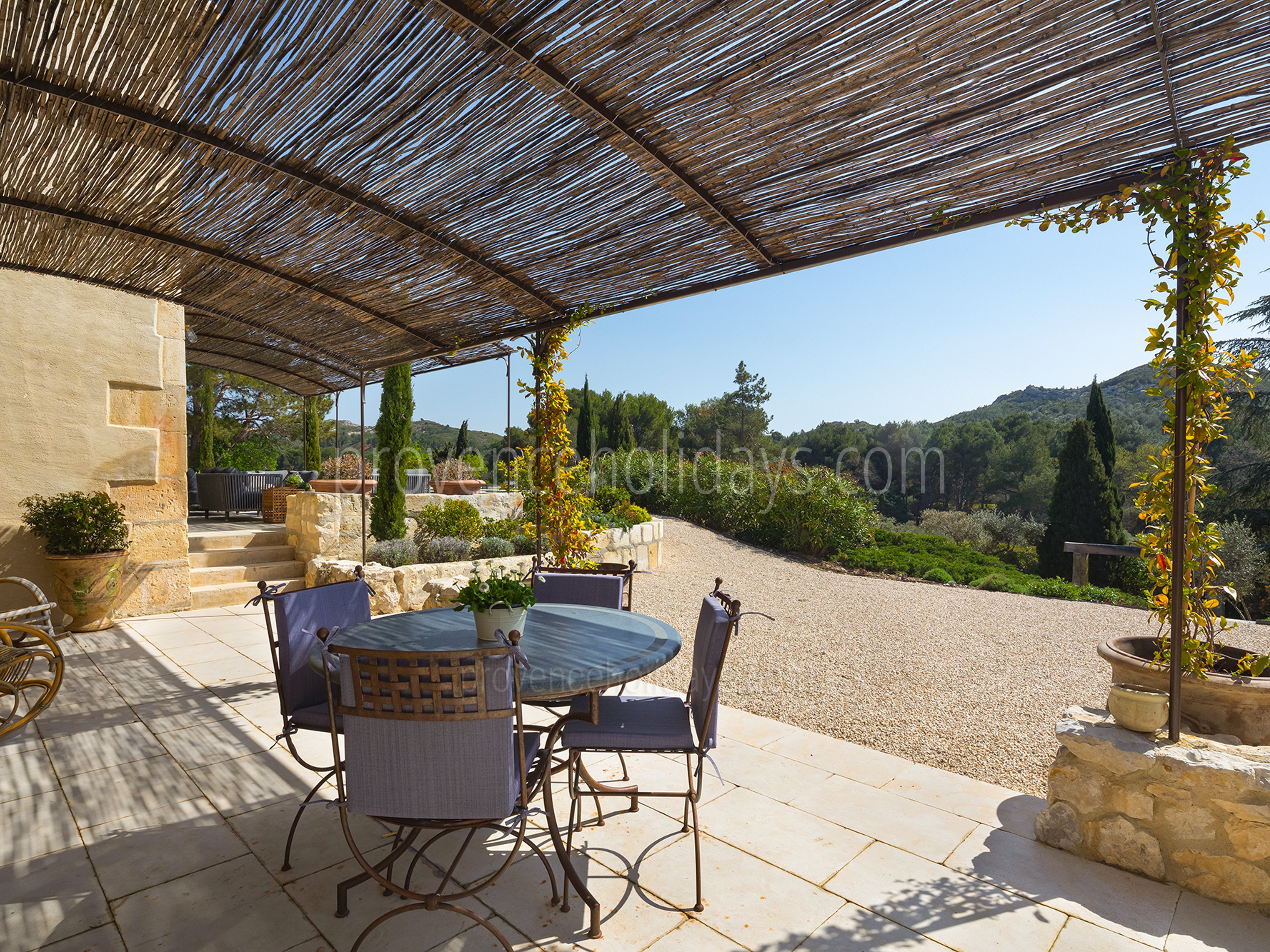 42 - Mas de Provence: Villa: Exterior