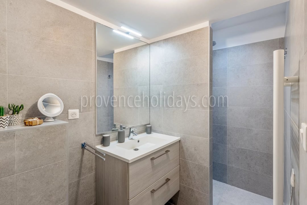 14 - Maison au Plan-de-la-Tour: Villa: Bathroom