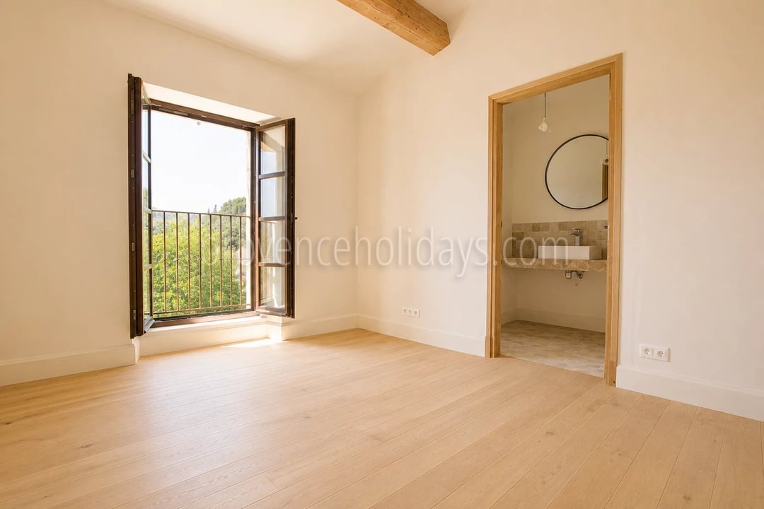 23 - Mas contemporain à Eygalières: Villa: Bedroom