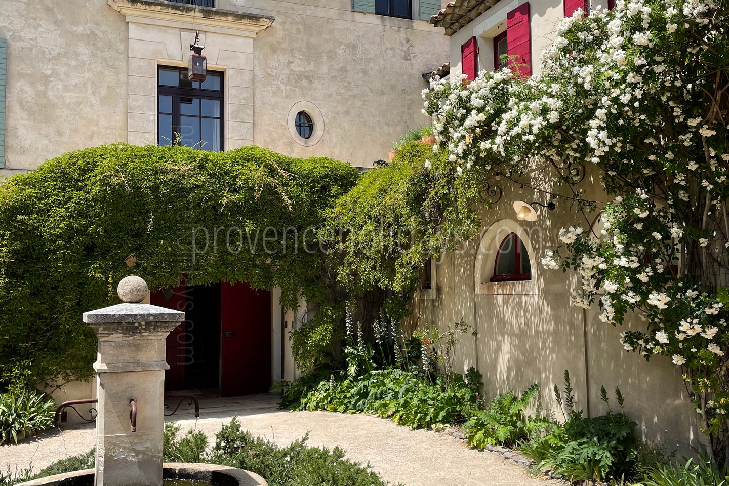 8 - Mas de Séguret: Villa: Exterior