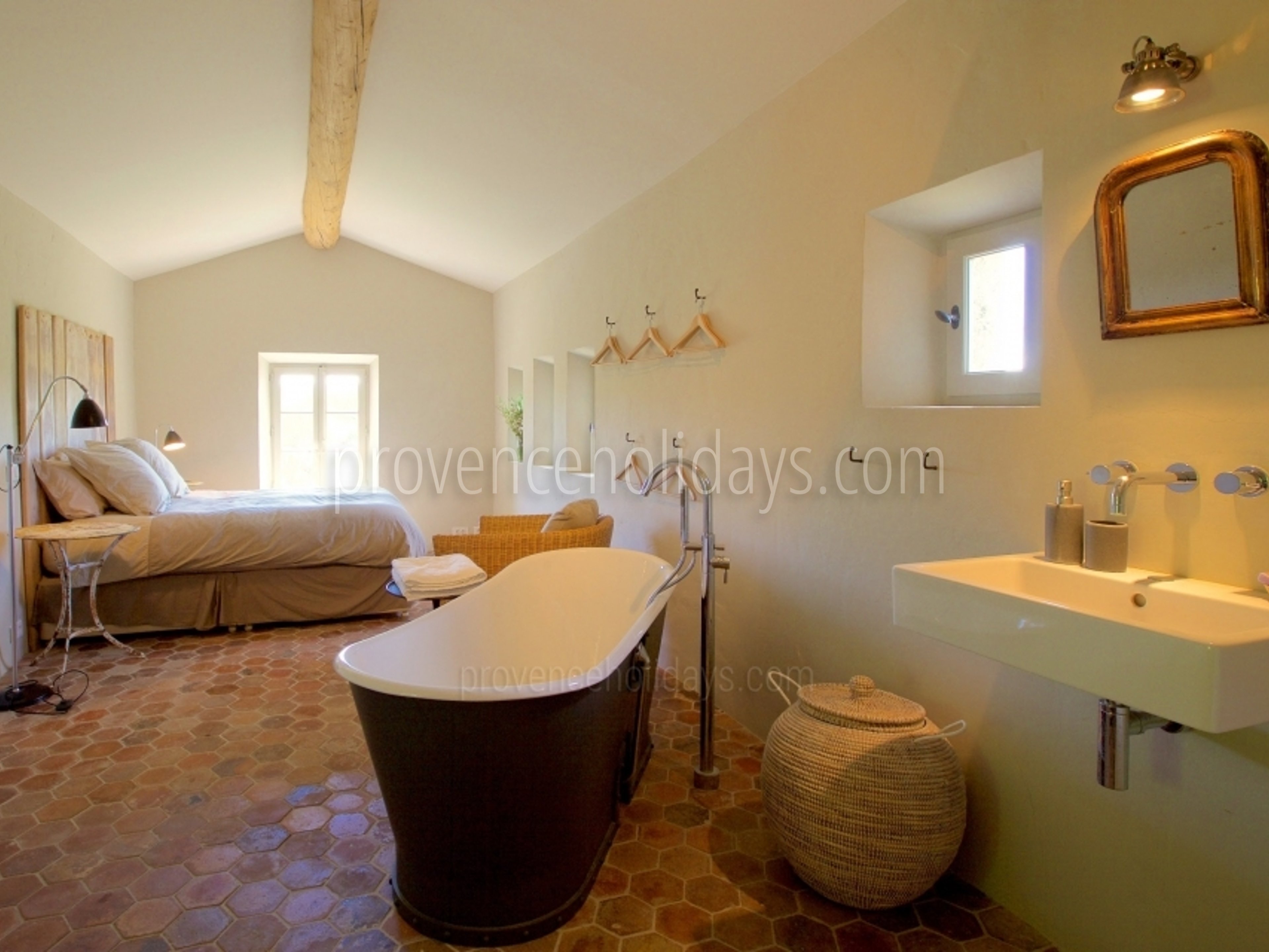 57 - Mas des Lavandes: Villa: Bedroom