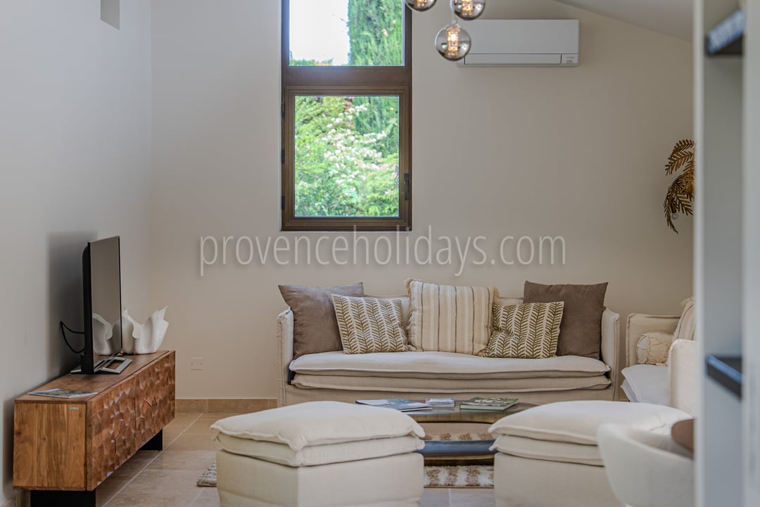 4 - Mas de la Rivière Secrète: Villa: Interior