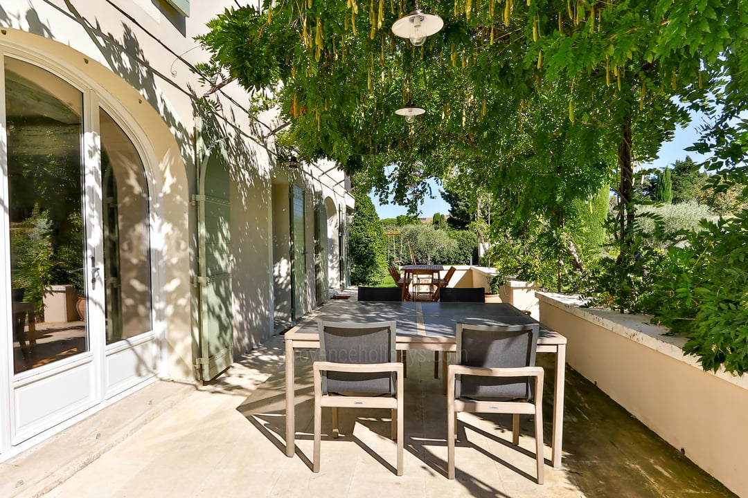 18 - Mas Marius: Villa: Exterior