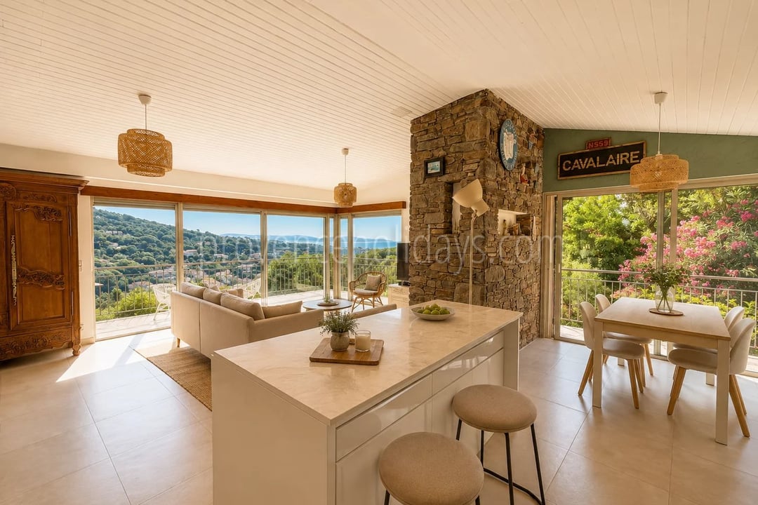 5 - Villa with pool in Cavalaire-sur-Mer: Villa: Interior