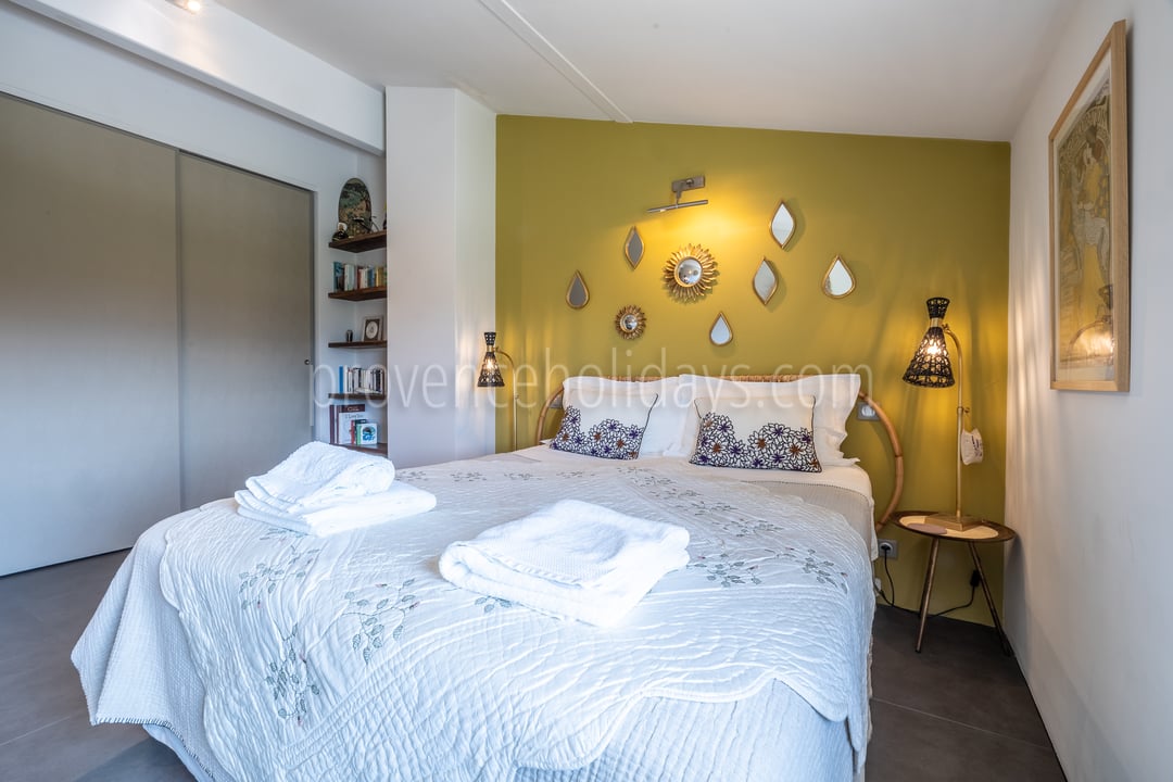 26 - Le Mas du Vallon: Villa: Bedroom
