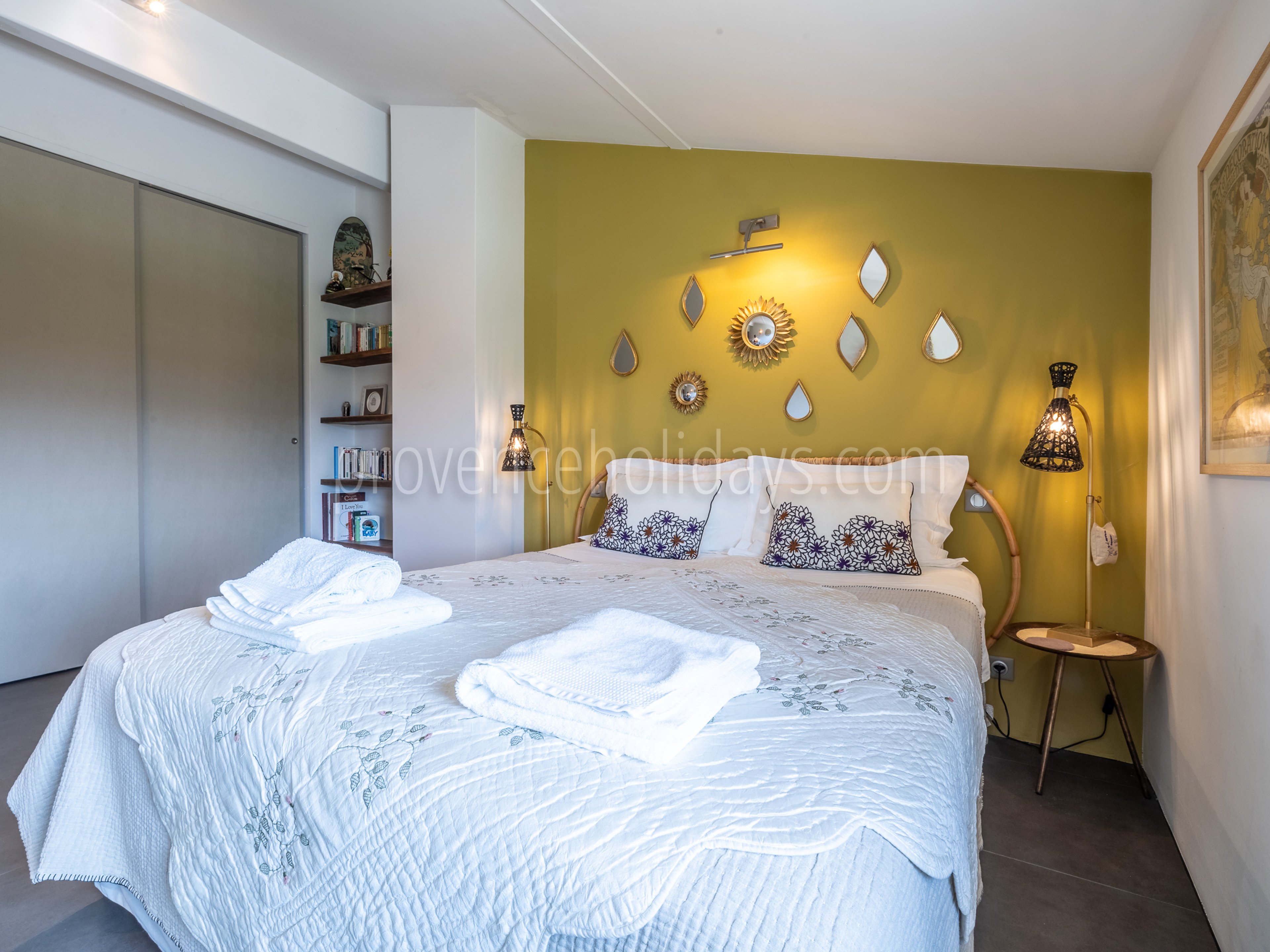 26 - Le Mas du Vallon: Villa: Bedroom