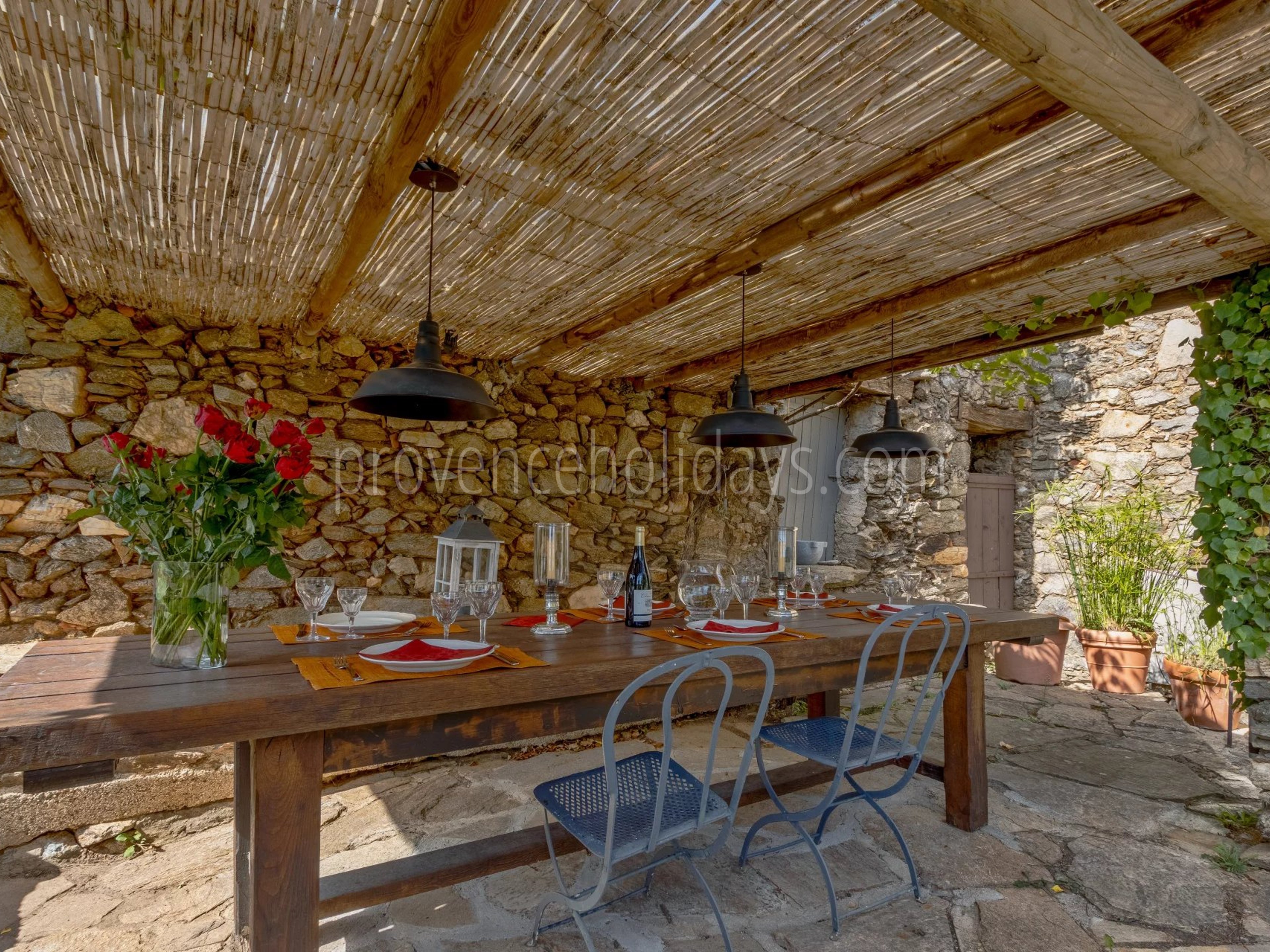 35 - Steinernes hameau in La Garde-Freinet: Villa: Exterior