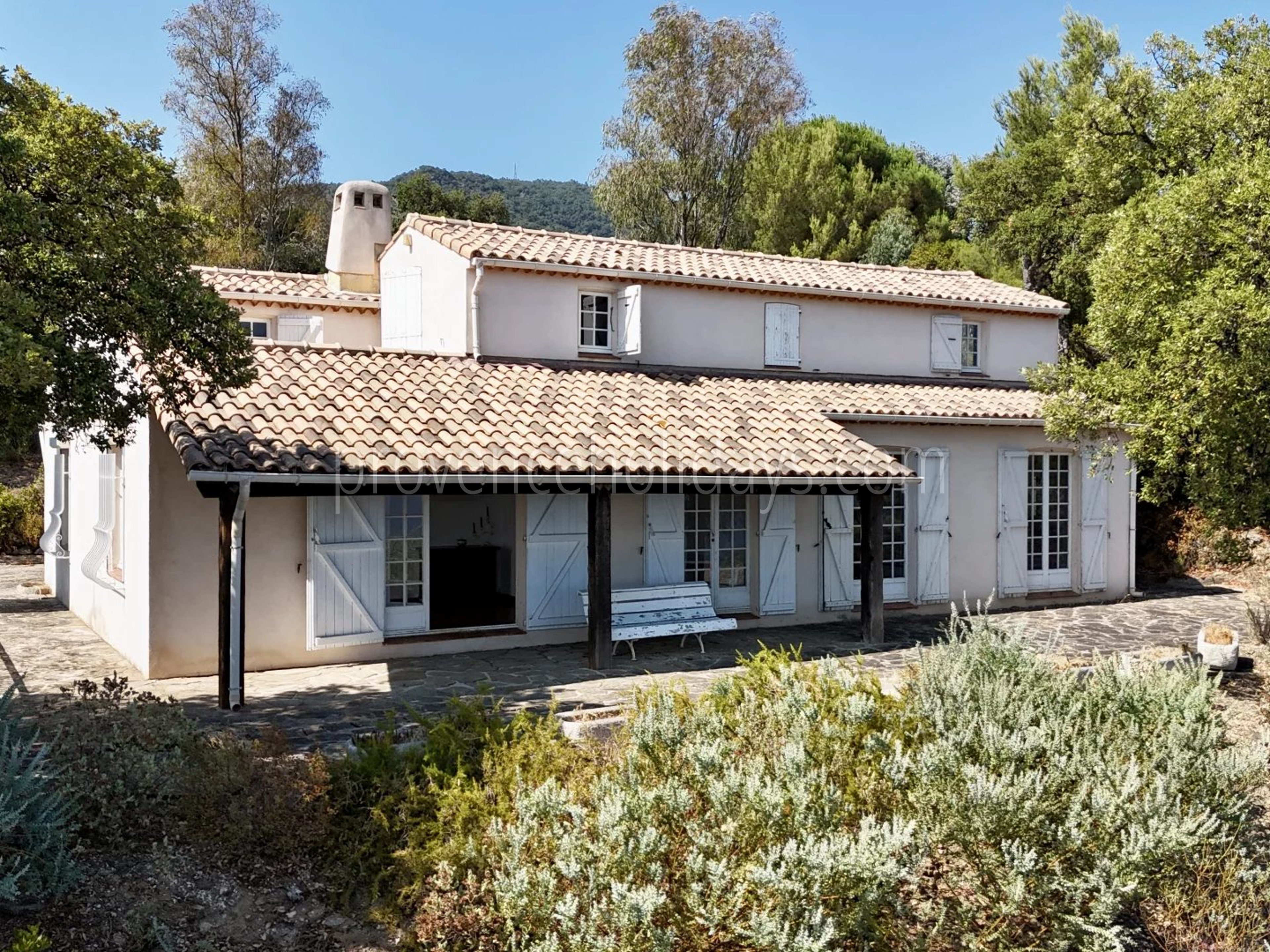 3 - Woning uit de jaren 70 in Rayol-Canadel-sur-Mer: Villa: Exterior