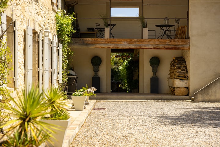 23 - Mas Le Thor: Villa: Exterior