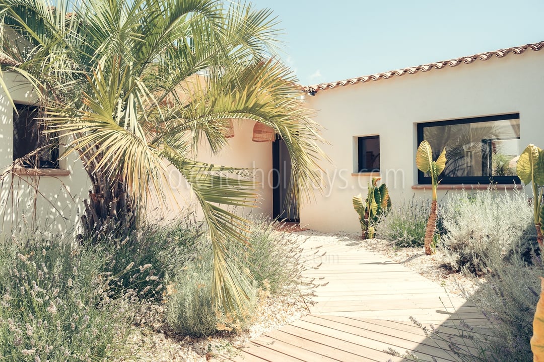 13 - Villa Solea: Villa: Exterior