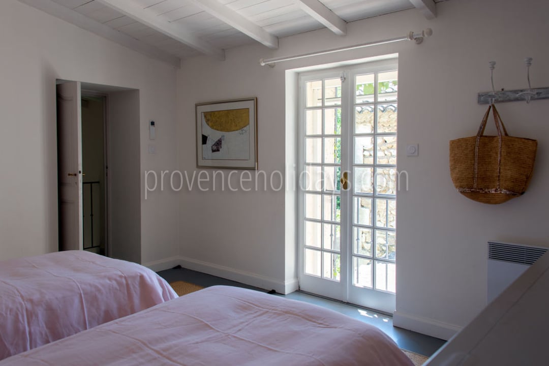 76 - Mas Mouriès: Villa: Bedroom
