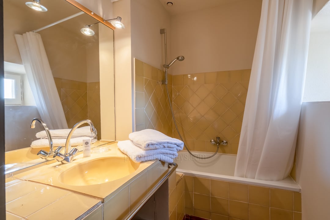 43 - Bastide des Magnans: Villa: Bathroom