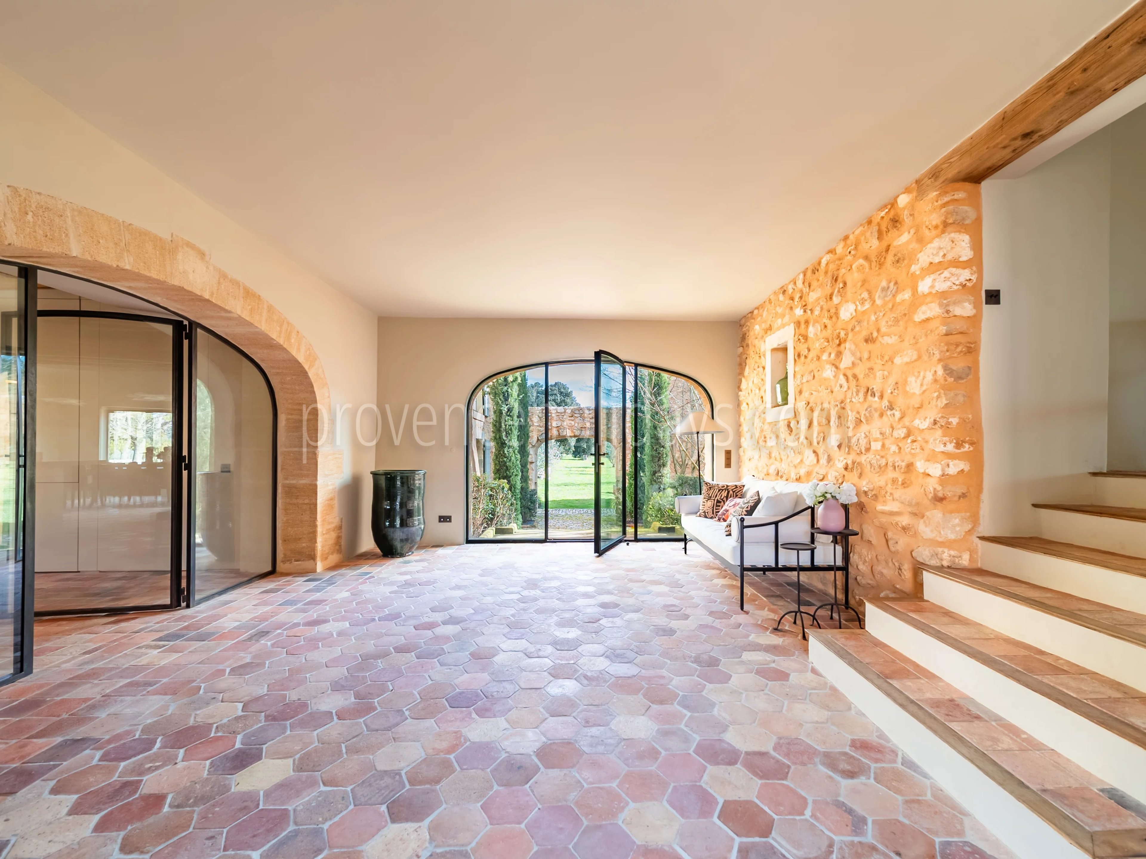 11 - Provençal residence in Bonnieux: Villa: Interior
