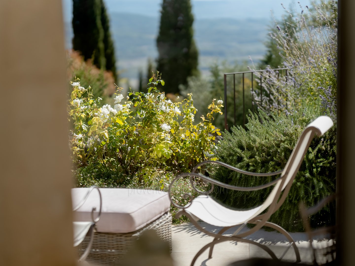 16 - Mas du Petit Luberon: Villa: Exterior