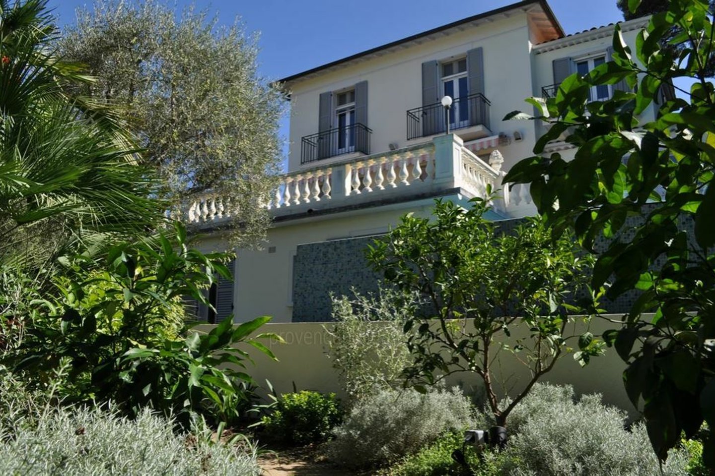 10 - Villa Cap d\'Antibes: Villa: Exterior