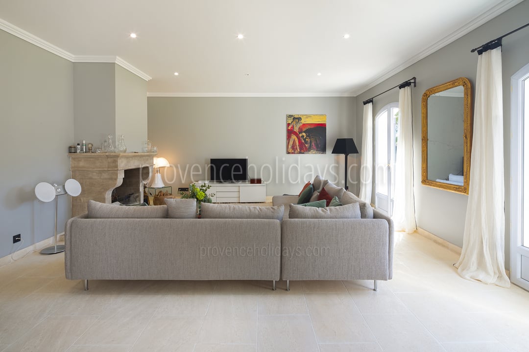 10 - Chez Sarah: Villa: Interior
